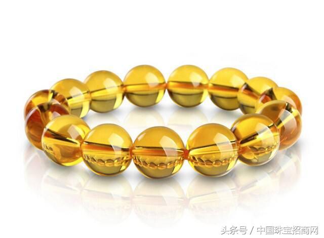 如何佩戴黄水晶最招财