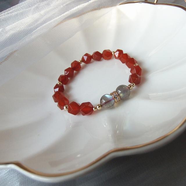 各种颜色的水晶代表什么意思？水晶真的有灵性吗？