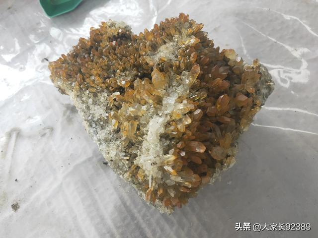 见识一下天然水晶