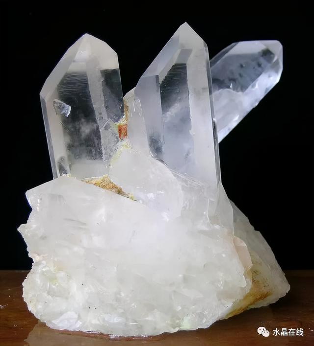 紫水晶、白水晶、粉水晶、金发晶，水晶到底是什么？