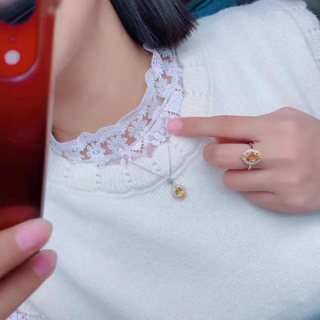 天然黄水晶
